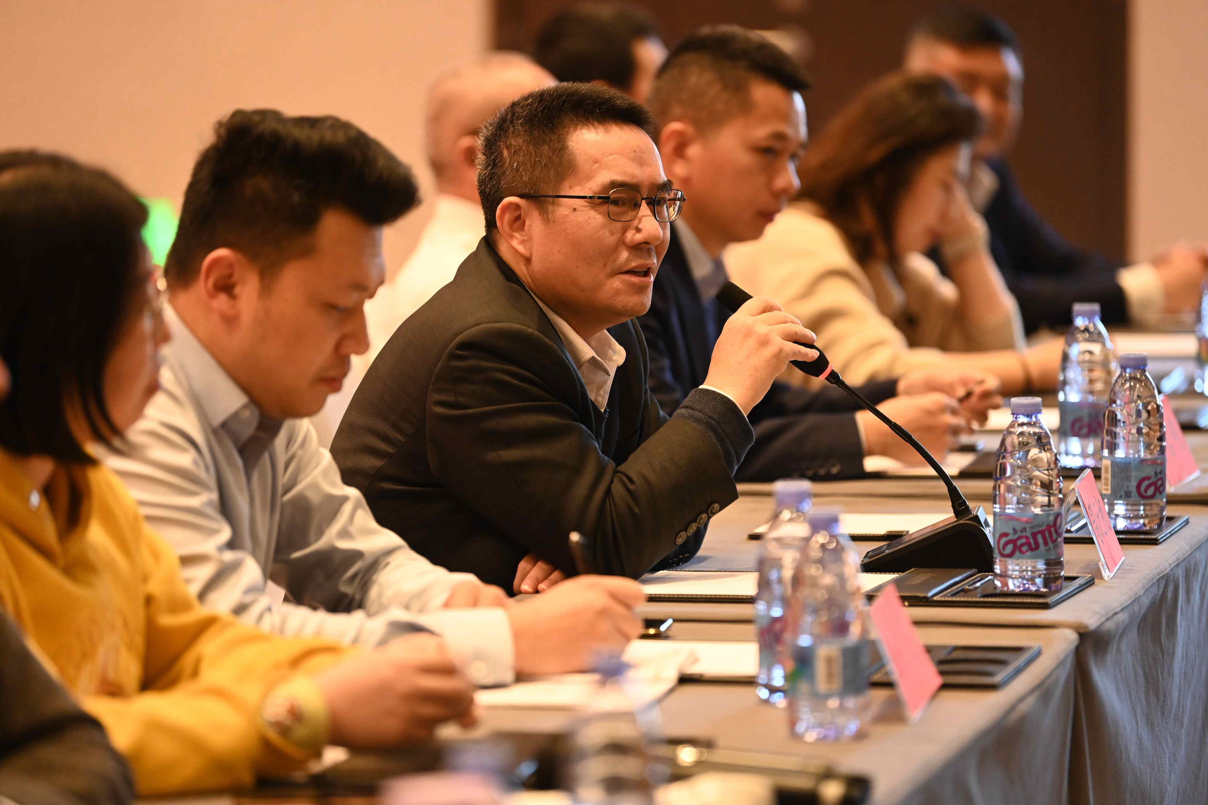 2主持人周沅帆_副本.jpg 2主持人周沅帆_副本.jpg