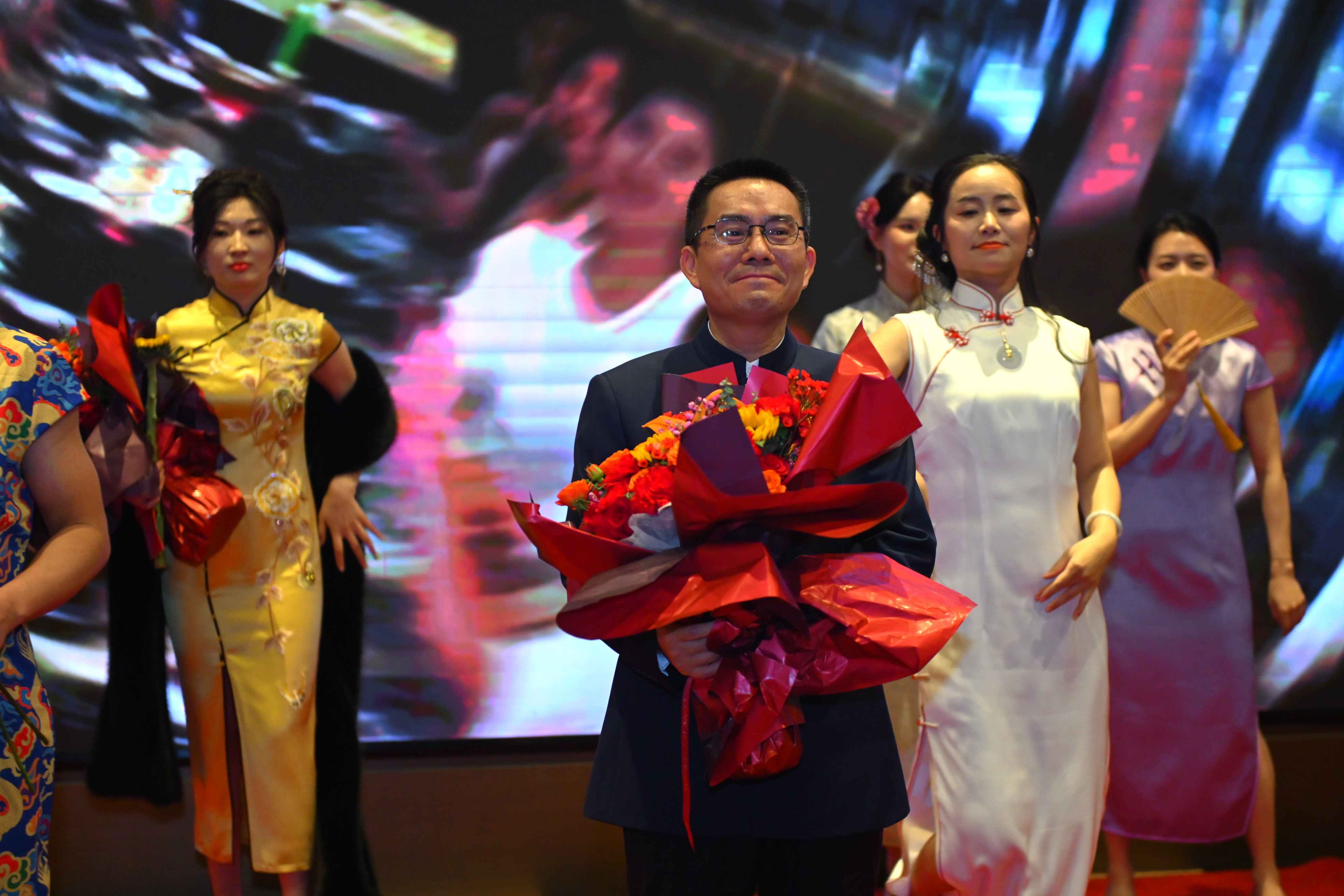 17金陵十三钗_副本.jpg 17金陵十三钗_副本.jpg